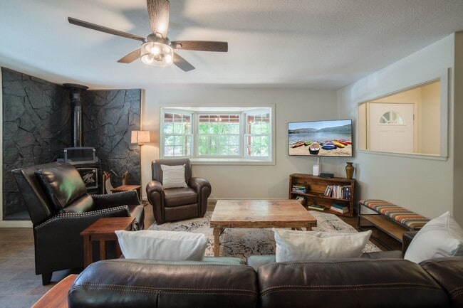 23899 Sierra Pine Ave