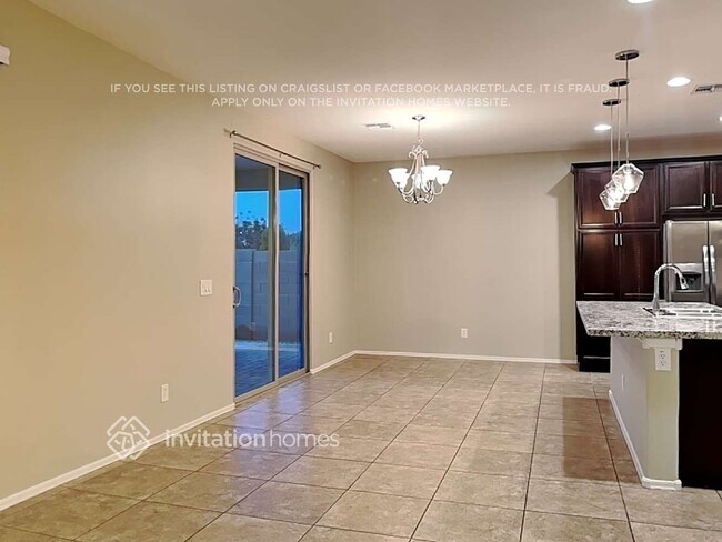 Photo - 3331 E Russell St