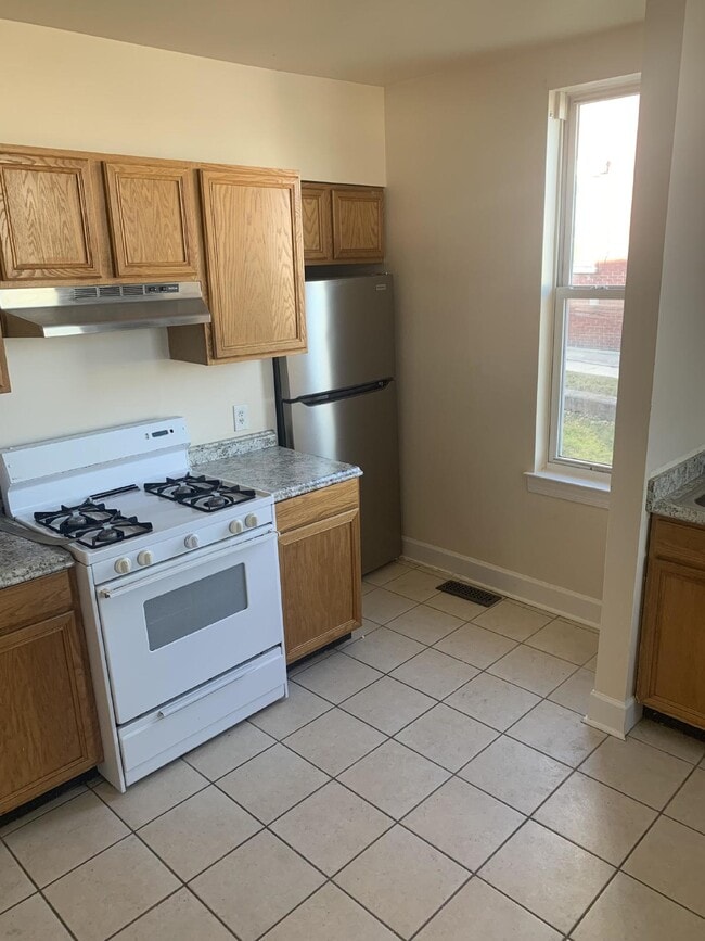 Photo - Charming 1-Bedroom Apartment with Hardwood Floors in York, PA! Unit Apt 1