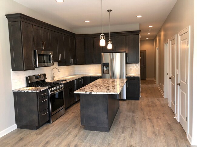 Photo - 355 Burkhardt Ct Unidad S Rental