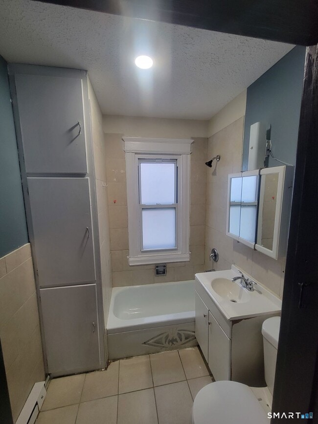 Photo - 73 Lounsbury St Unit 3