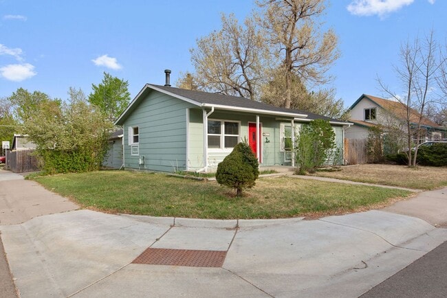 Photo - Students Welcome! Corner-Lot 3 bed/2 bath Ranch in West Fort Collins