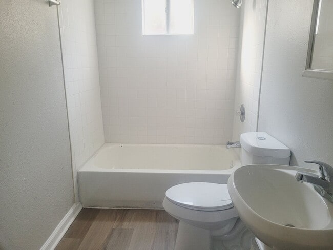 Photo - 510 S Pine St Unit 510 S. Pine St. Apt. 1