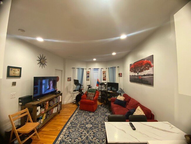 Photo - Large 1 bed in a prime location in Fenway!