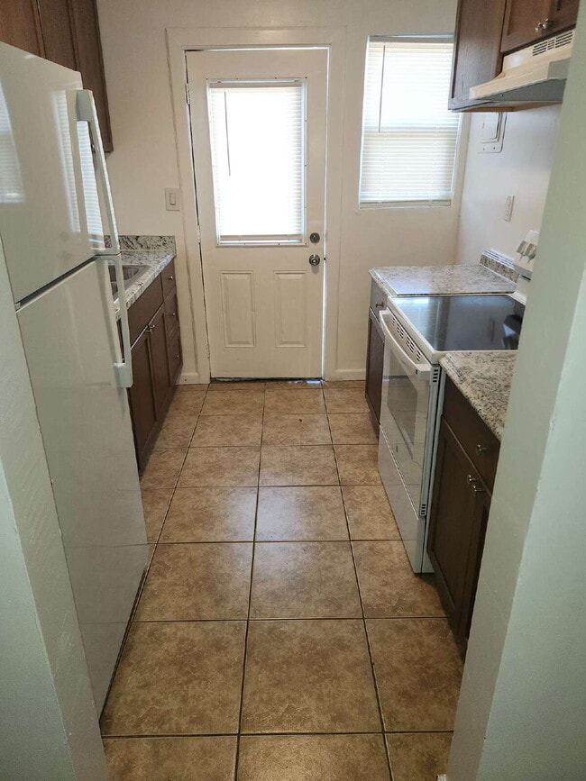 Photo - 1 bedroom 1 bath available in Dos Palos, CA.