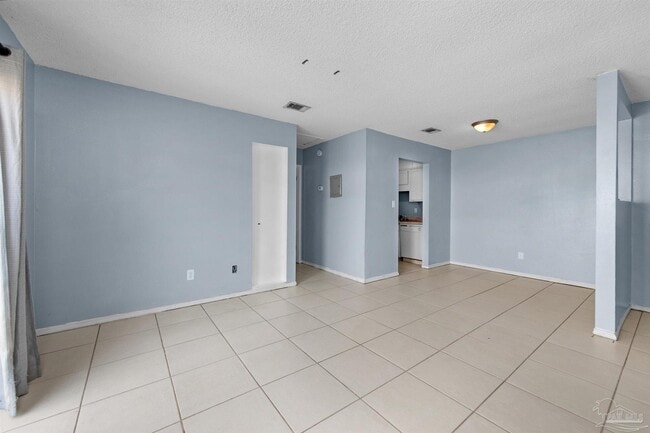 Photo - 1555 Green Briar Pkwy