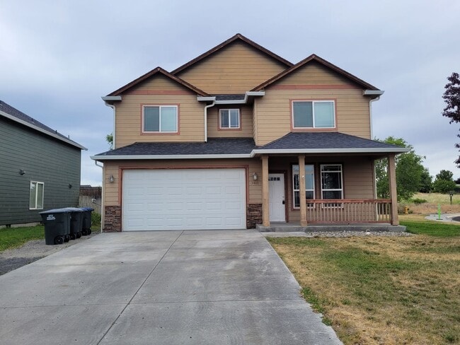 4-Bedroom House - 4-Bedroom House