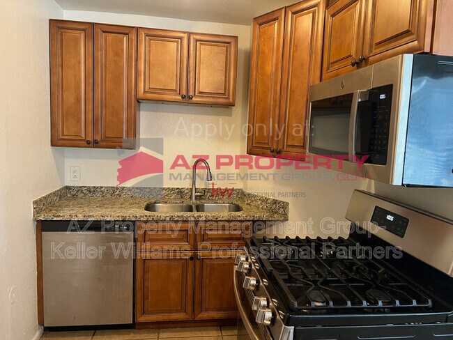 Photo - 207 S 3rd St