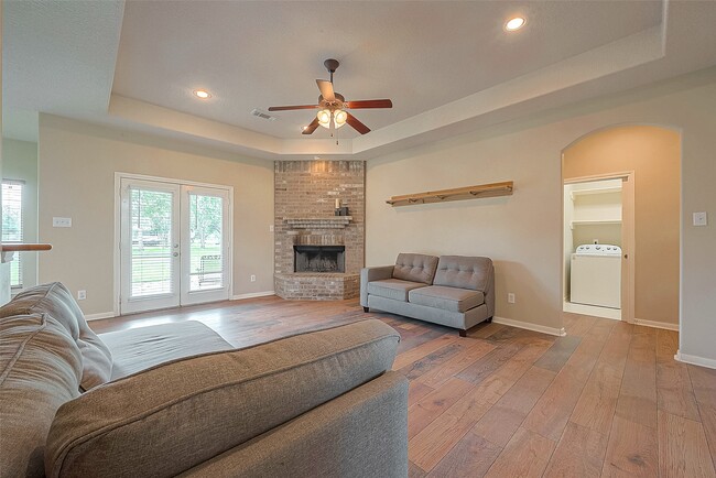 Photo - 14403 Vlasta St