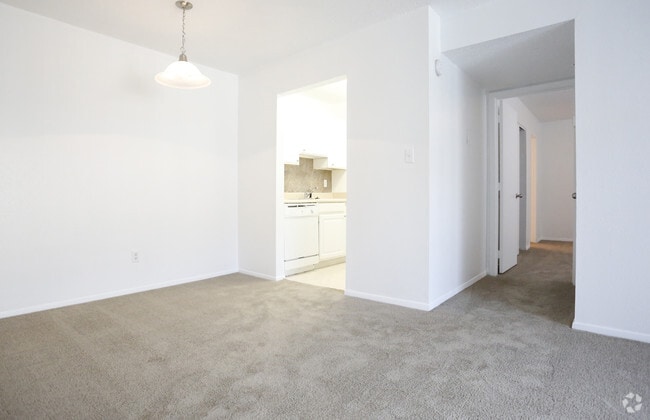 1BR/1BA -700SF