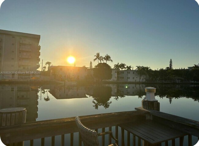 Photo - 8401 Crespi Blvd Unidad 3