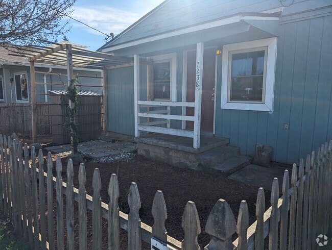 Building Photo - OR722 Unit 7238 Rental