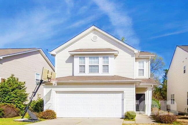 Building Photo - 4736 Abercromby St