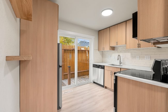 Photo - 706 E Dakota Ave