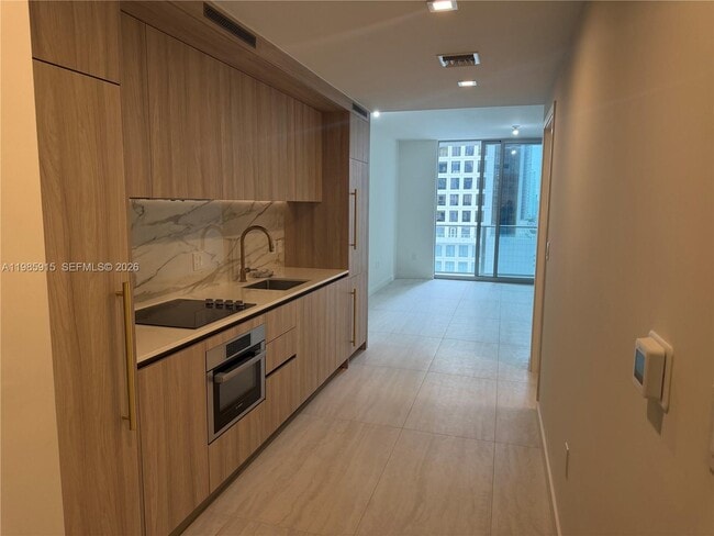 Building Photo - 77 SE 5th St Unit 1613