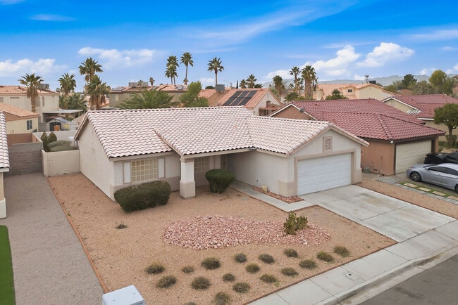 Building Photo - 427 Yarnell Dr