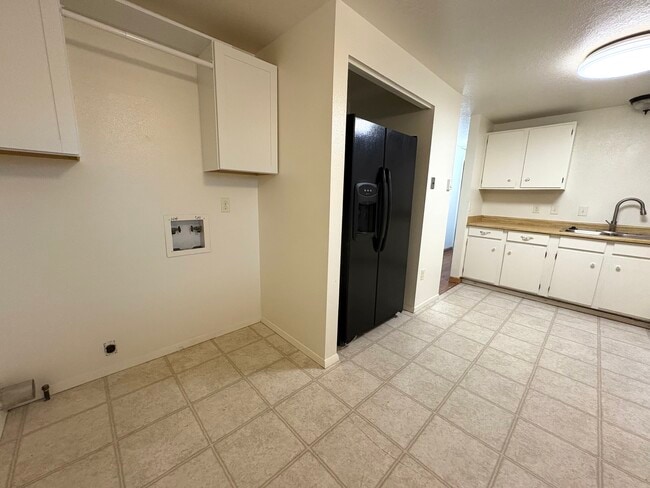 Photo - 170 Willow Dr