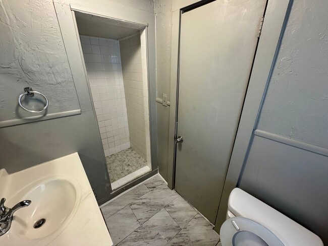Photo - N. McKinley Ave - Triplex Unit A