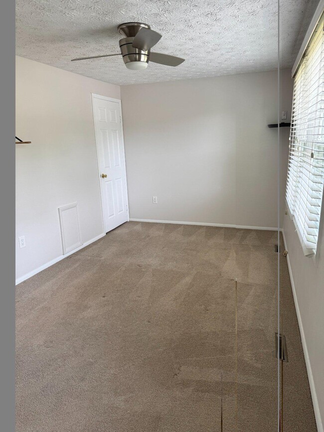 Photo - 18008 Wagonwheel Ct
