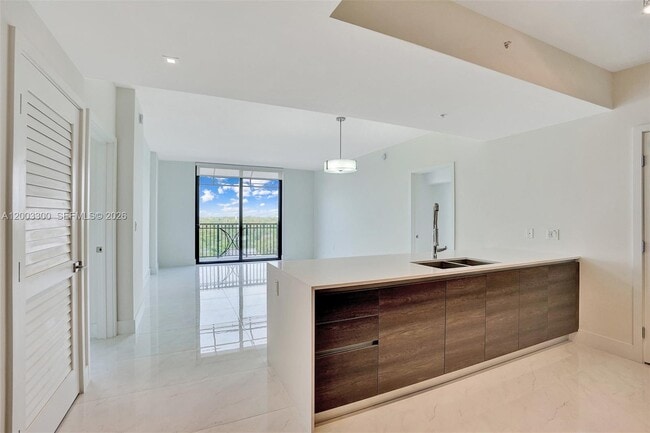 Building Photo - 301 Altara Ave Unit 821