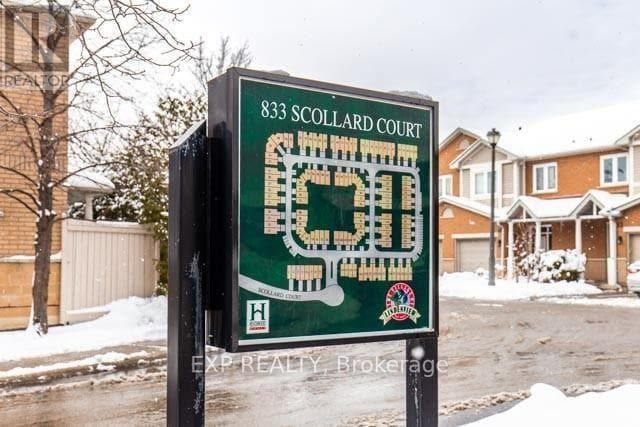 Photo - 833 Scollard Ct