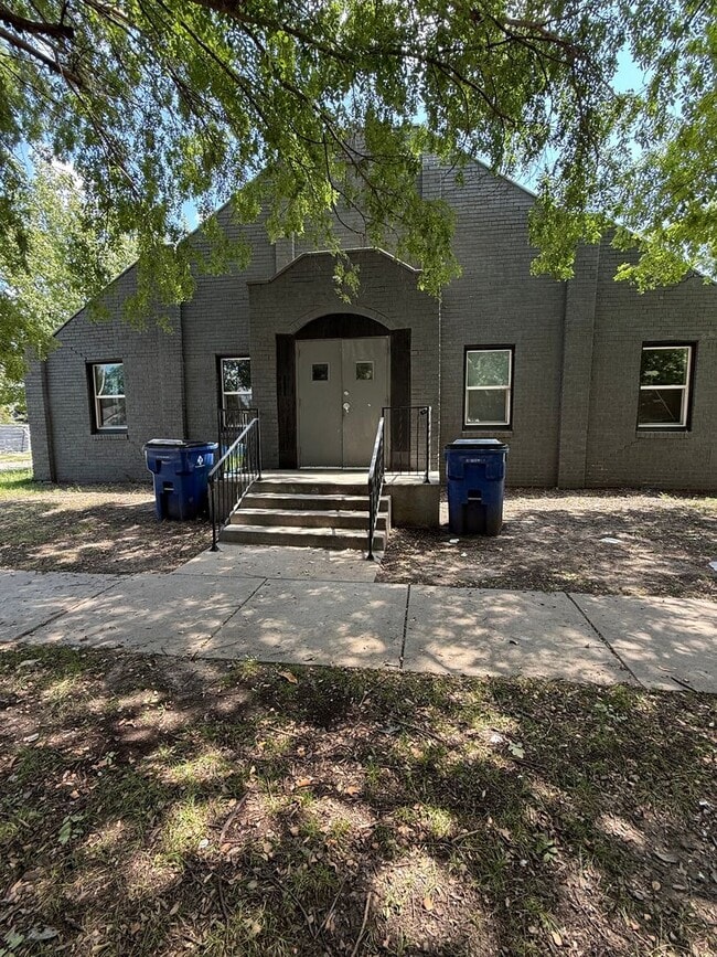 1704 Santa Fe S