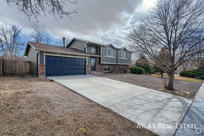 Building Photo - 2029 Whitehorn Dr N Rental