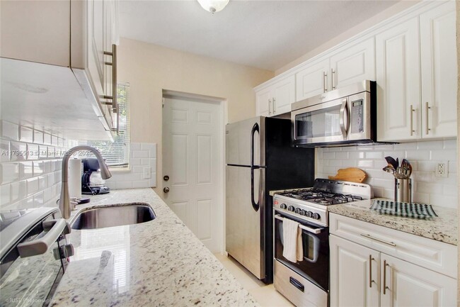 Photo - 518 SW 7th Ave Apartment Unit 520