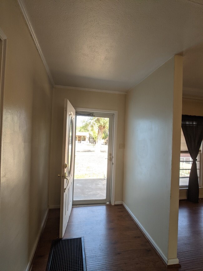 Photo - 1428 Axtell St