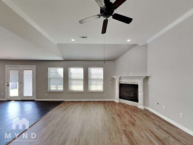 Photo - 2301 SW Worthington Ave