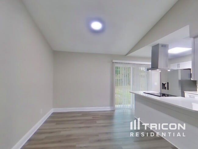 Photo - 1297 Voyager St