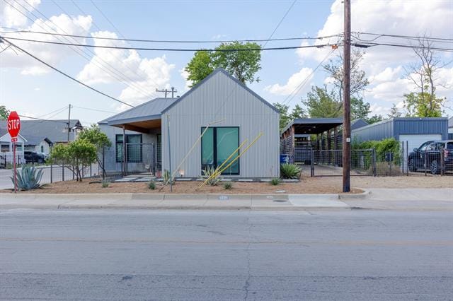 Building Photo - 1021 Nomas St