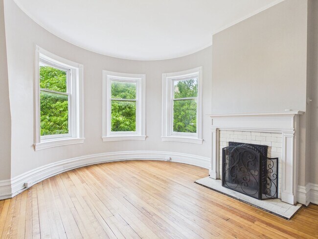 Photo - 7 E Franklin St Unit 7