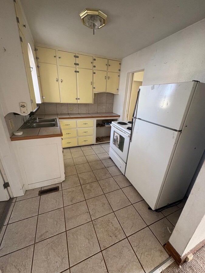 Photo - 2629 E Orman Ave