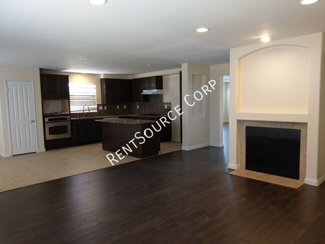 Photo - 6419 Viking Way