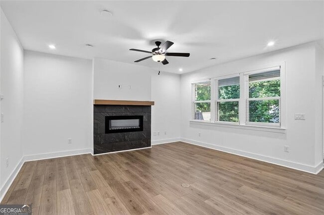 Photo - 608 Avondale Pk Cir