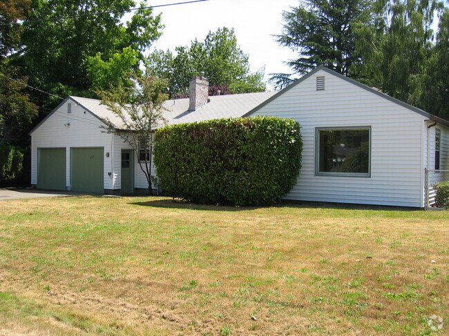 Building Photo - 408 NE BIRCHWOOD LN Rental