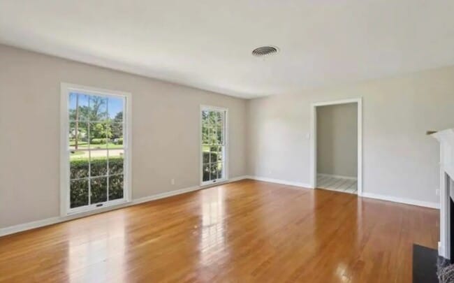 Photo - 1235 Elaine Dr