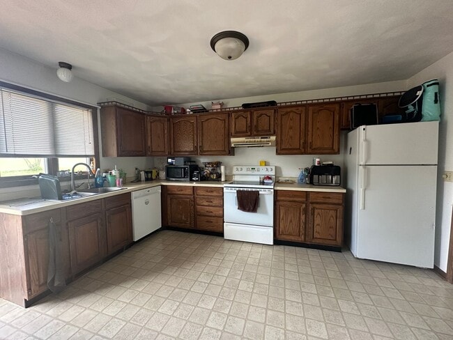 Photo - 1122-1124 Waunakee Duplex Unit 1122