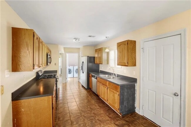 Photo - 122 Woodcrest Dr House