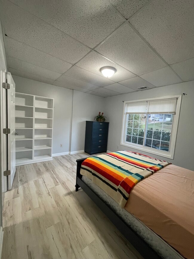 Building Photo - 1109 Chesterwick Trce Unit Waverly Apartment