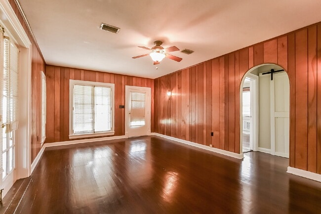 Photo - Charming 3 Bedroom, 1 Bathroom house on the Indian River!