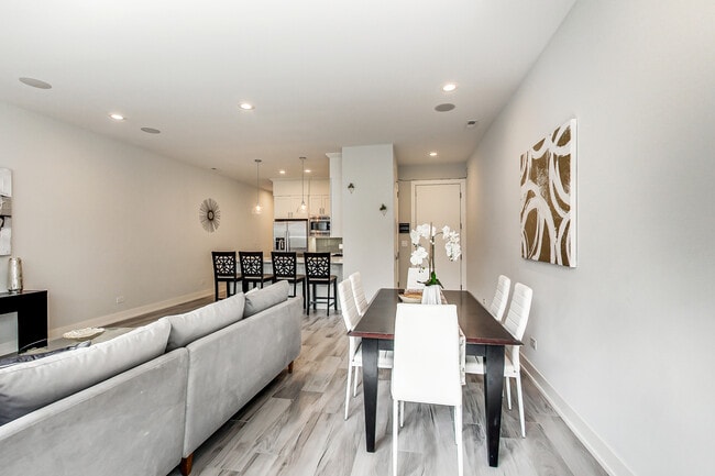 Photo - 1154 W Ohio St Unit 101