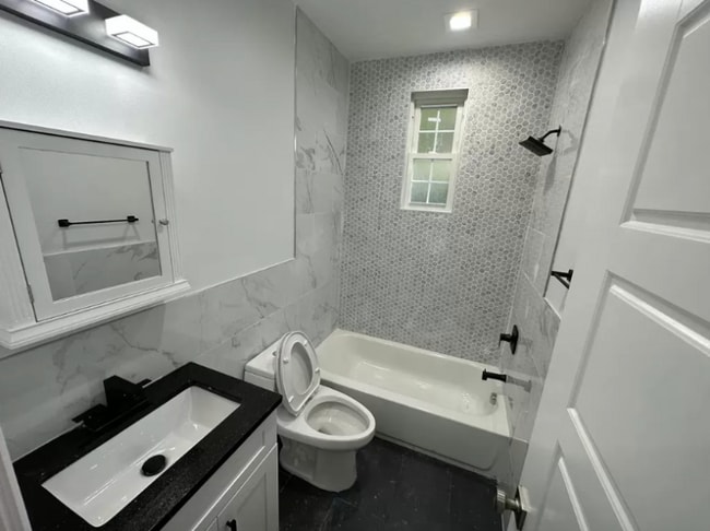 Photo - 158-160-160 Westfield Ave Townhome