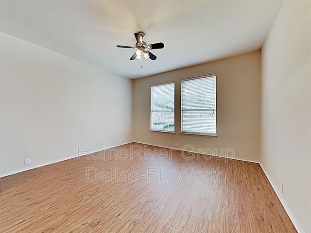 Photo - 2216 Stoneleigh Pl