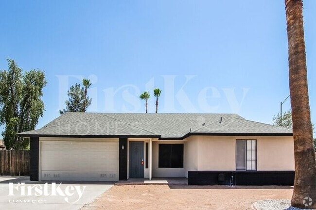 Building Photo - 4237 W Grovers Ave Rental