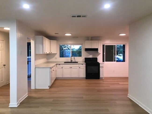 Photo - GLENOAKS Unit 13408