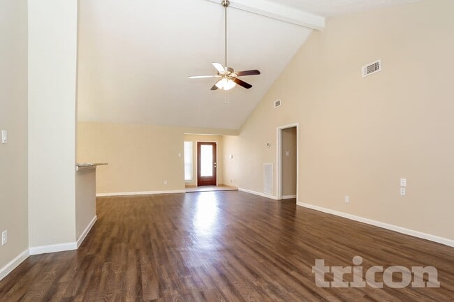 Photo - 7318 Foxway Ln