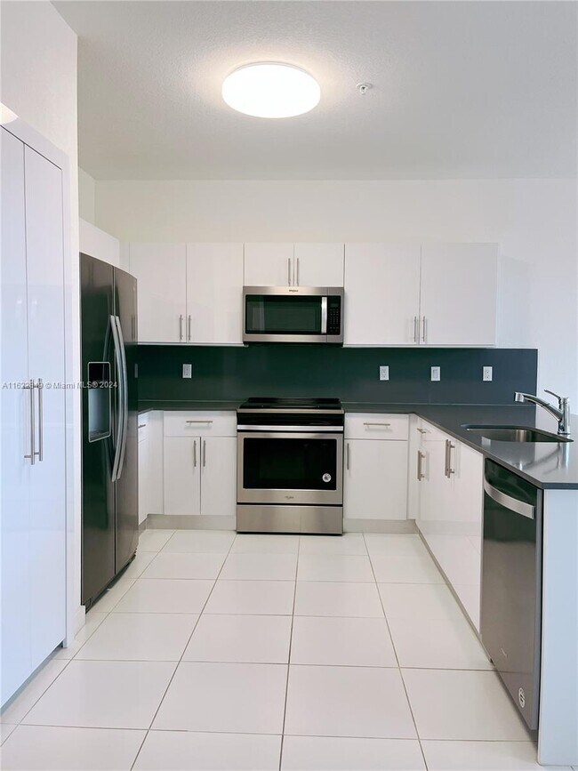 Photo - 15650 SW 136th St Unidad 218