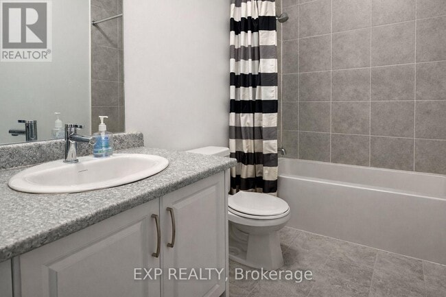 Photo - 27 Albert Firman Ln